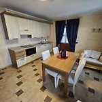 Li Daniela Apartman *