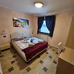 Li Daniela Apartman *