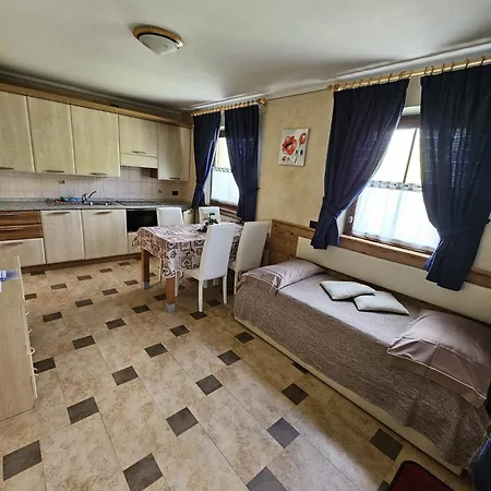 Li Daniela 아파트 리비뇨